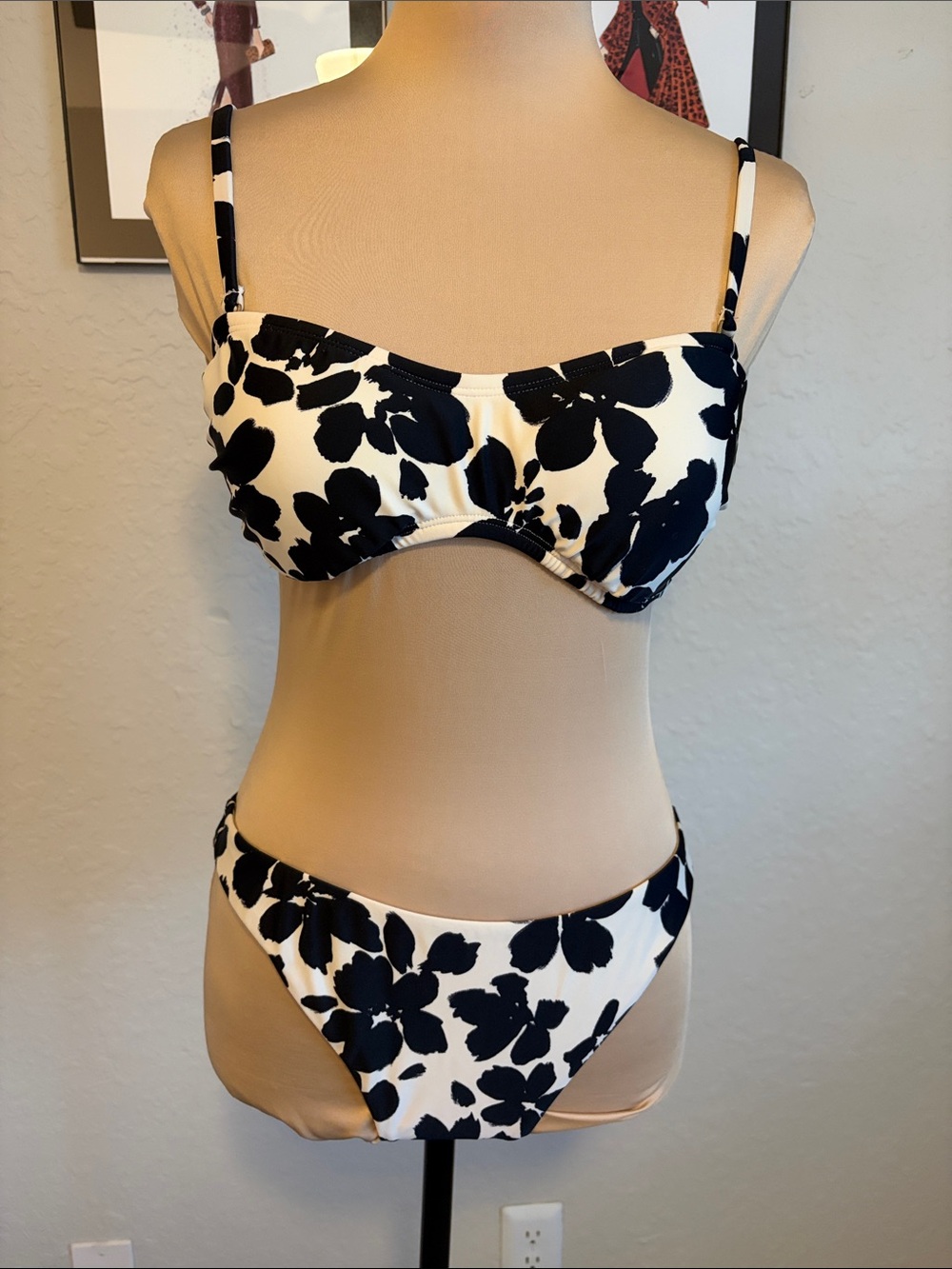 Shade and Shore black and white bikini medium convertible top